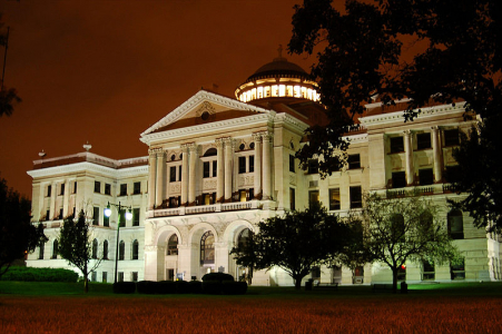 toledo_lucas_county_ohio_courthouse_at_night.jpg