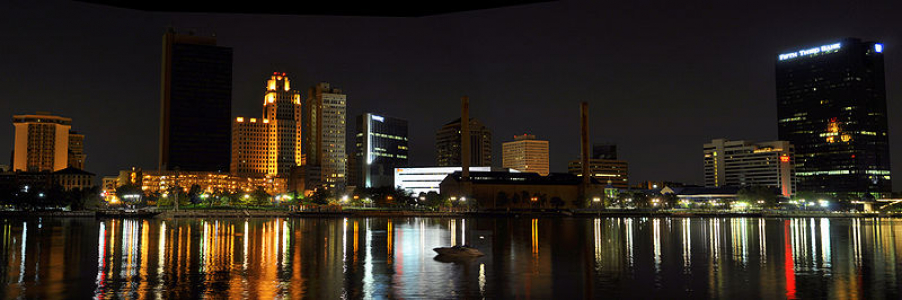 toledo_ohio_skyline_at_night.jpg