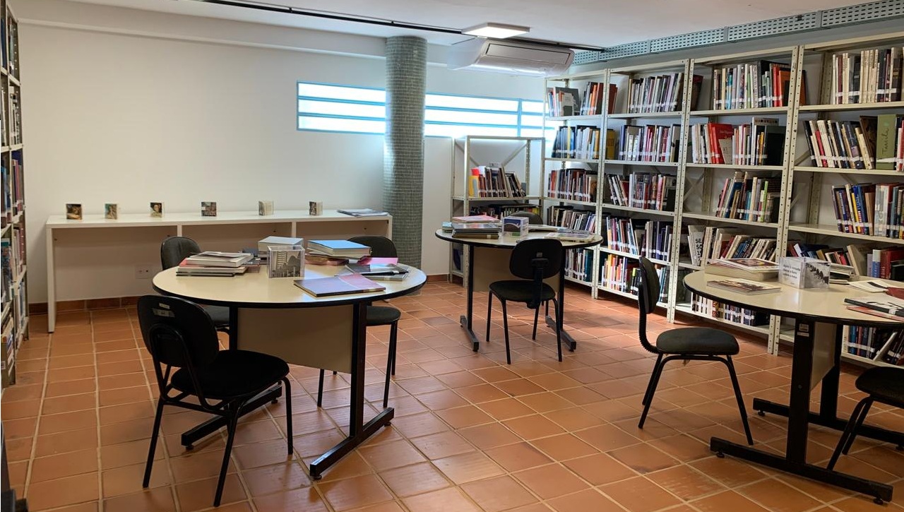 biblioteca